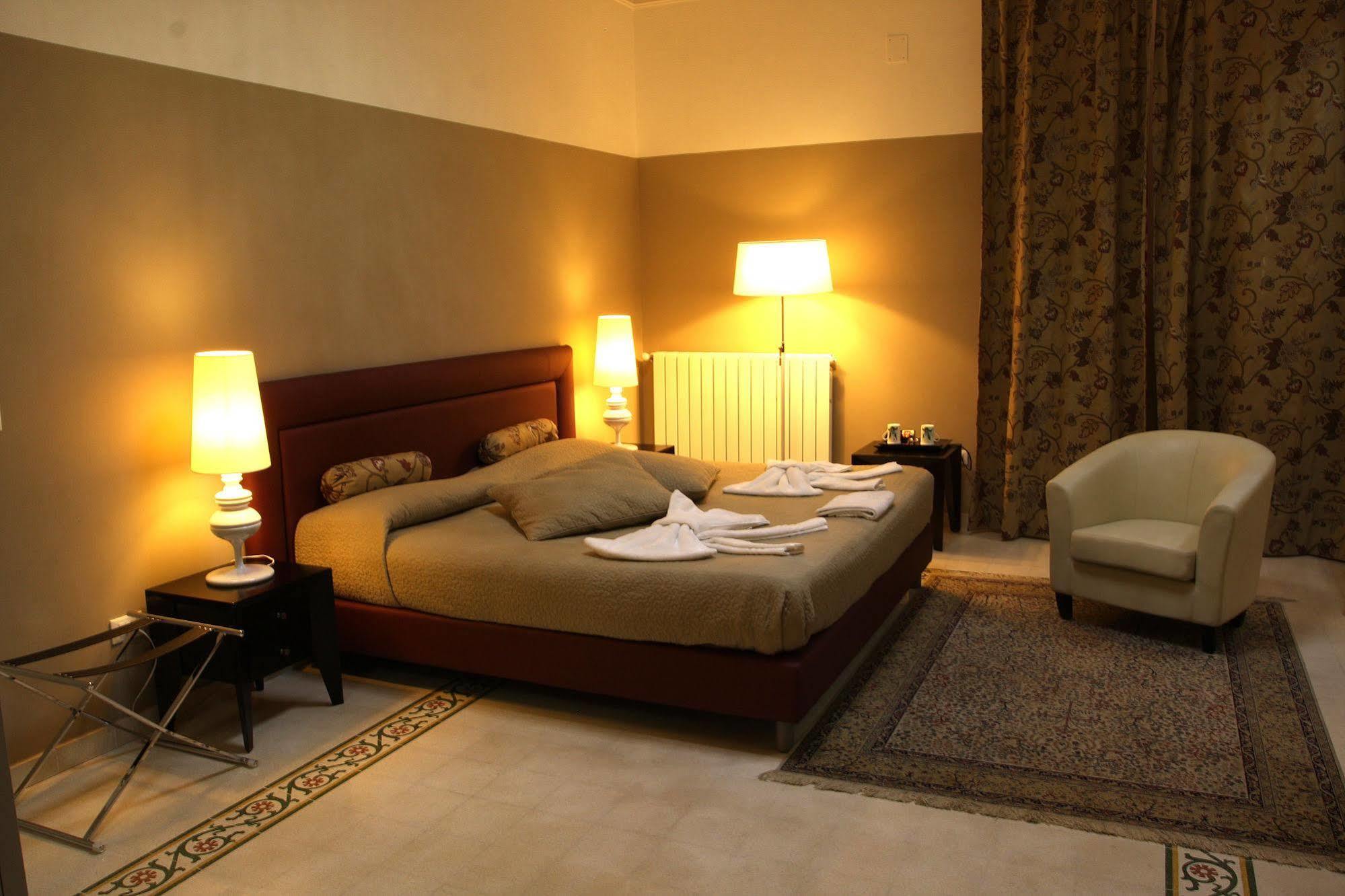 Abatellis Luxury Hotel ปาแลร์โม ภายนอก รูปภาพ